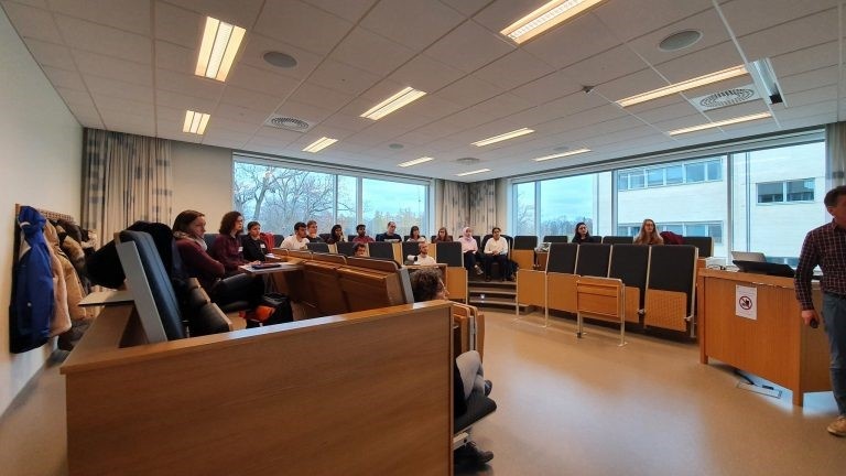 Photo 2 : Doctorants et promoteurs de l'Université d'Uppsala en Suède lors de la première réunion de formation du projet "EDIPI" qui s'est déroulée du 15 au 19 novembre 2021 (à cette période, les restrictions de COVID-19 en Suède permettaient une réunion physique).