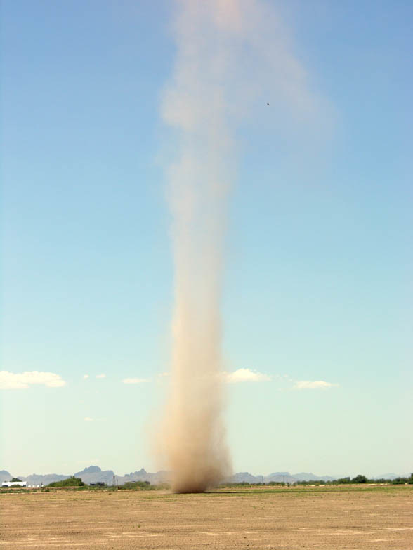 Stofhoos KMI - Dust devils, wat zijn dat?