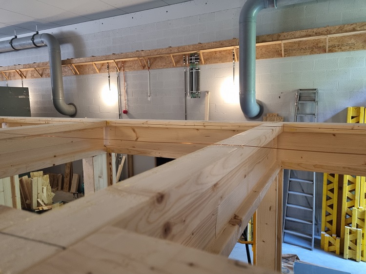 6. Wires from the ARM coils of the ceiling.